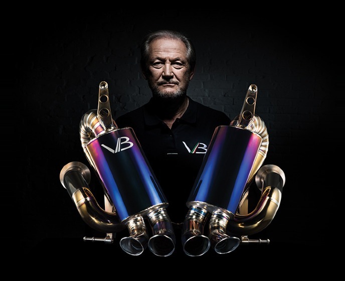 imagen 1 de Valentino Balboni presenta un nuevo escape de titanio para Lamborghini.