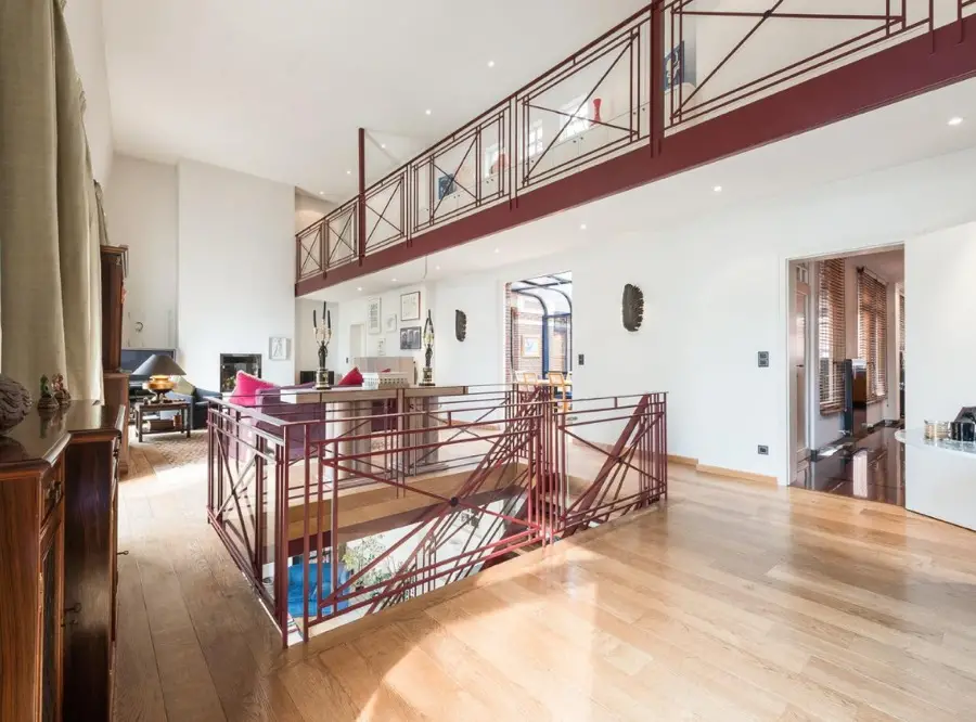 imagen 5 de 1.650.000 euros y una moderna vivienda en la vieja Europa.