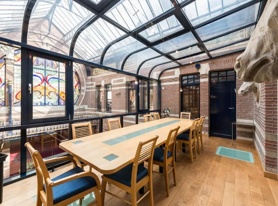 imagen 7 de 1.650.000 euros y una moderna vivienda en la vieja Europa.