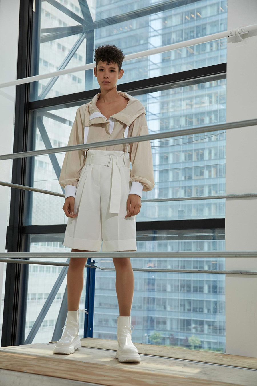 imagen 11 de Diseños monocromáticos para la mujer DKNY.