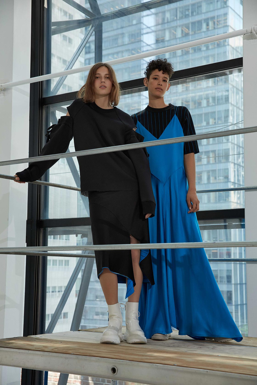 imagen 13 de Diseños monocromáticos para la mujer DKNY.