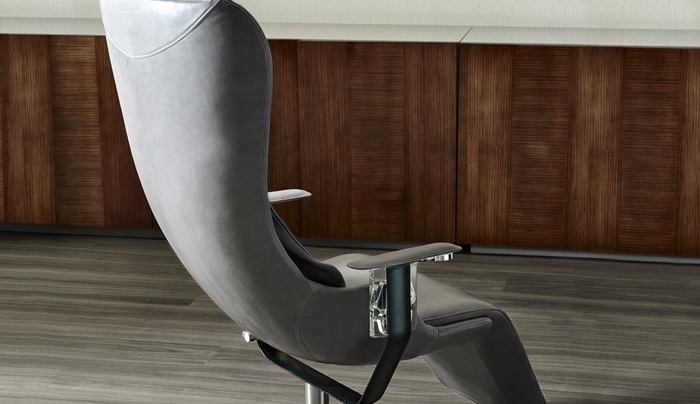 imagen 2 de Elysium, una silla de ciencia ficción.