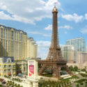 La Torre Eiffel de Macao abre sus puertas.