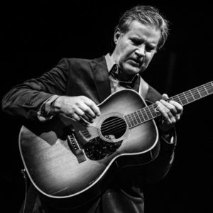 El elegante músico británico Lloyd Cole regresa a los escenarios españoles.