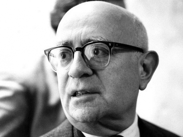 Theodor W. Adorno, el pensador que no quiso decidir entre música y filosofía.