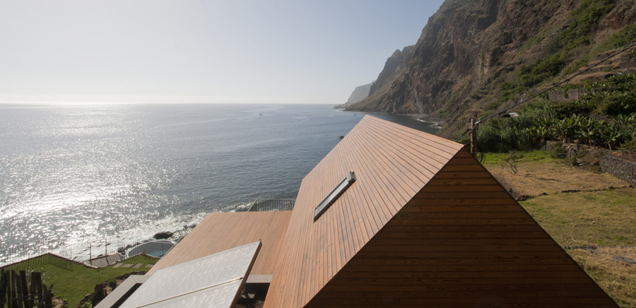 imagen 4 de Vivir en Madeira, en una casa con piscina infinita.