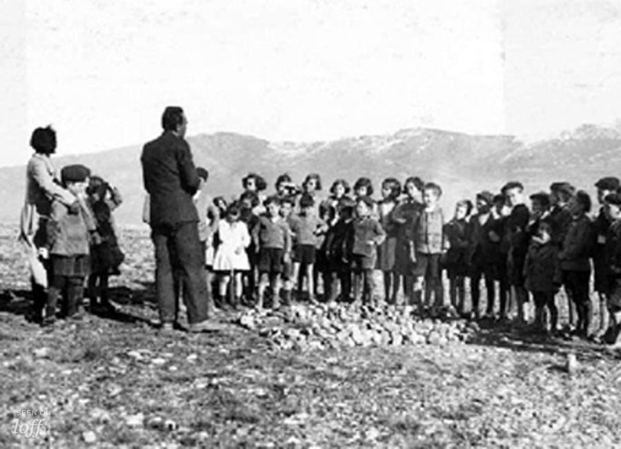 Debemos amar el trabajo, cuya ausencia hace de todo español un mendigo del Estado o de la vía pública.