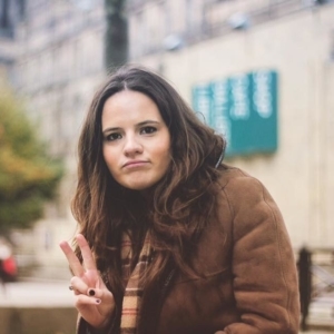 Interesante debut de la joven cantante británica Georgie.