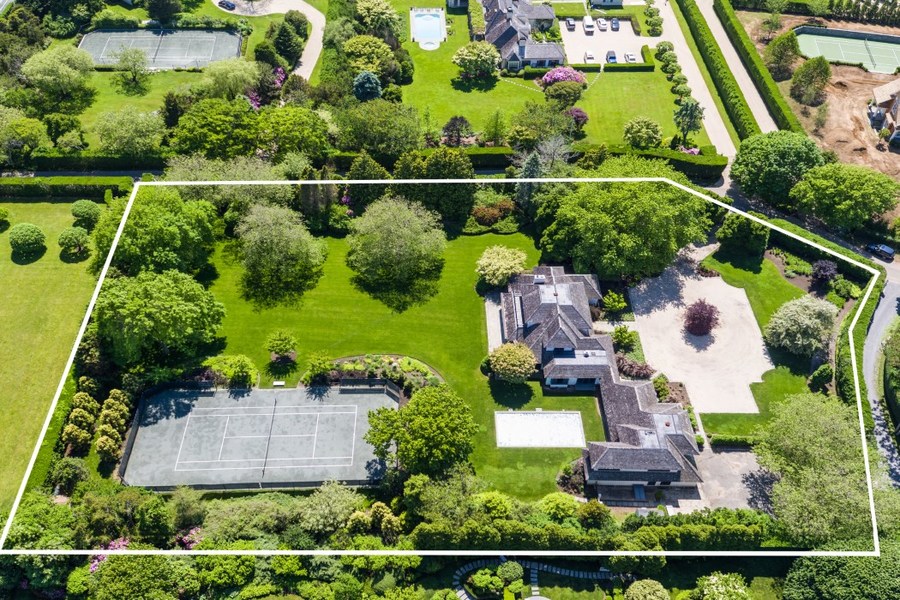 imagen 15 de John McEnroe baja el precio de su casa en los Hamptons para facilitar su venta.