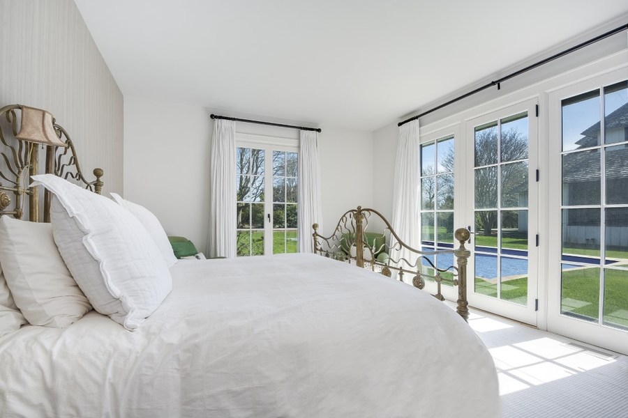 imagen 3 de John McEnroe baja el precio de su casa en los Hamptons para facilitar su venta.