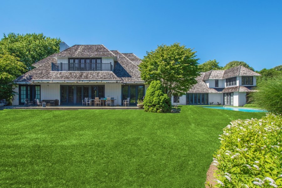 imagen 13 de John McEnroe baja el precio de su casa en los Hamptons para facilitar su venta.