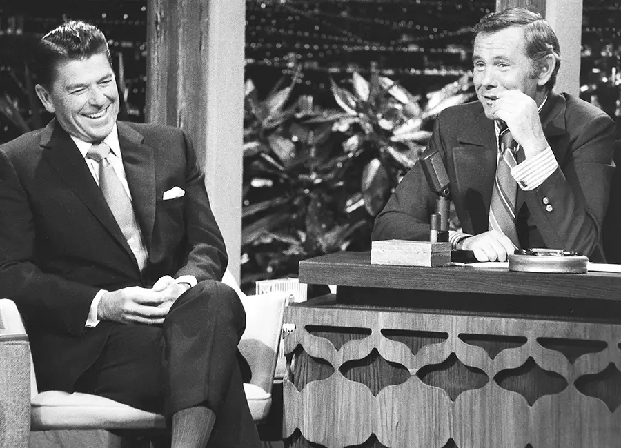 La gente pagará más por ser entretenidas que por ser educadas.