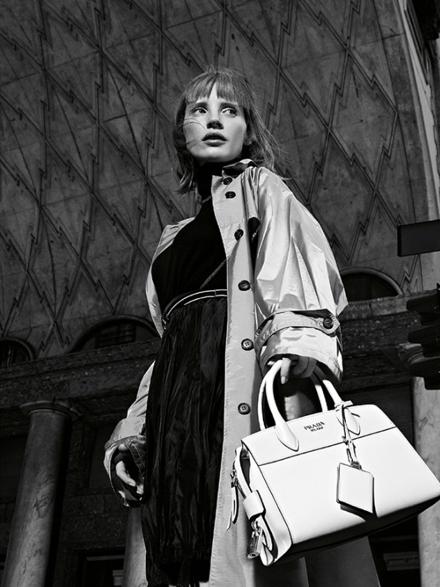 imagen 2 de Jessica Chastain viste de Prada.
