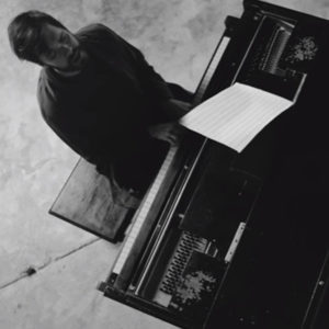 Los neoyorquinos Dirty Projectors comparten su nuevo videoclip.