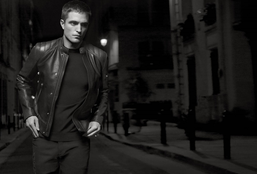 imagen 3 de Robert Pattinson recorre un París en blanco y negro para Dior.