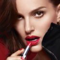 Rojo sobre rojo, Dior reformula la barra de labios más icónica.