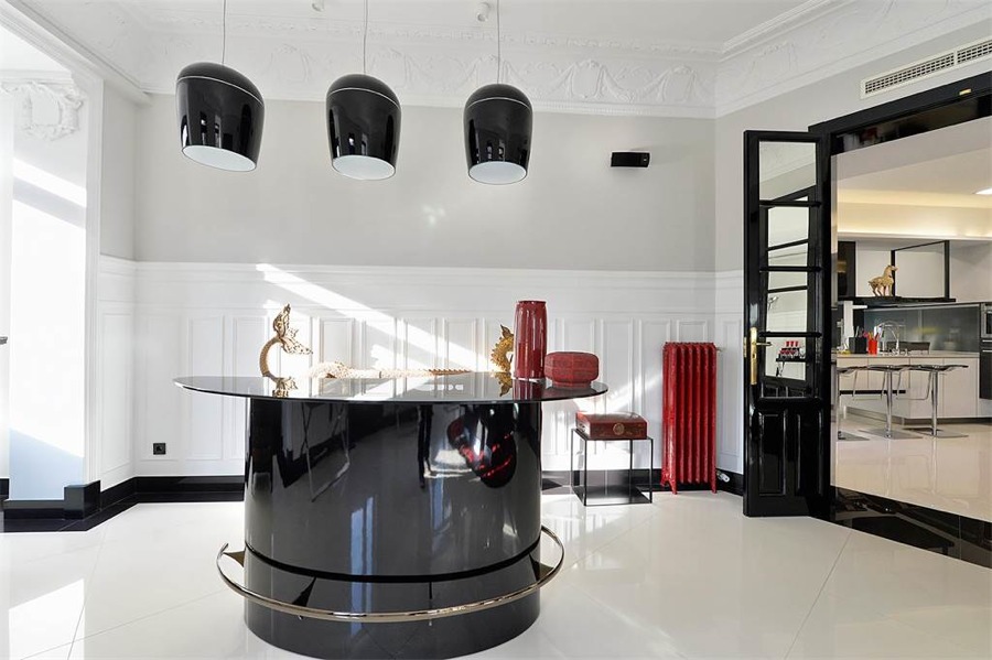 imagen 13 de Sotheby’s vende un ático de lujo y diseño en Madrid por 3.600.000 euros.
