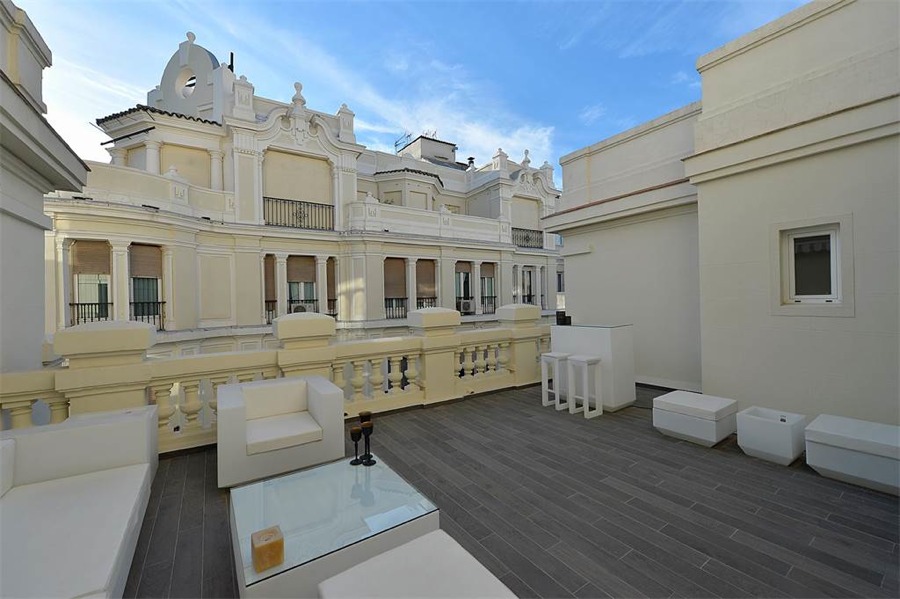 imagen 28 de Sotheby’s vende un ático de lujo y diseño en Madrid por 3.600.000 euros.