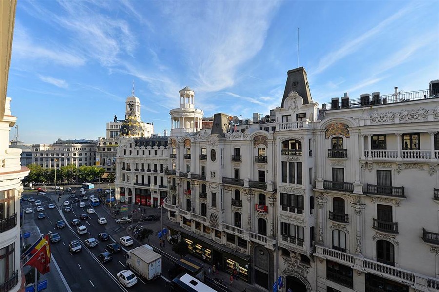 imagen 29 de Sotheby’s vende un ático de lujo y diseño en Madrid por 3.600.000 euros.