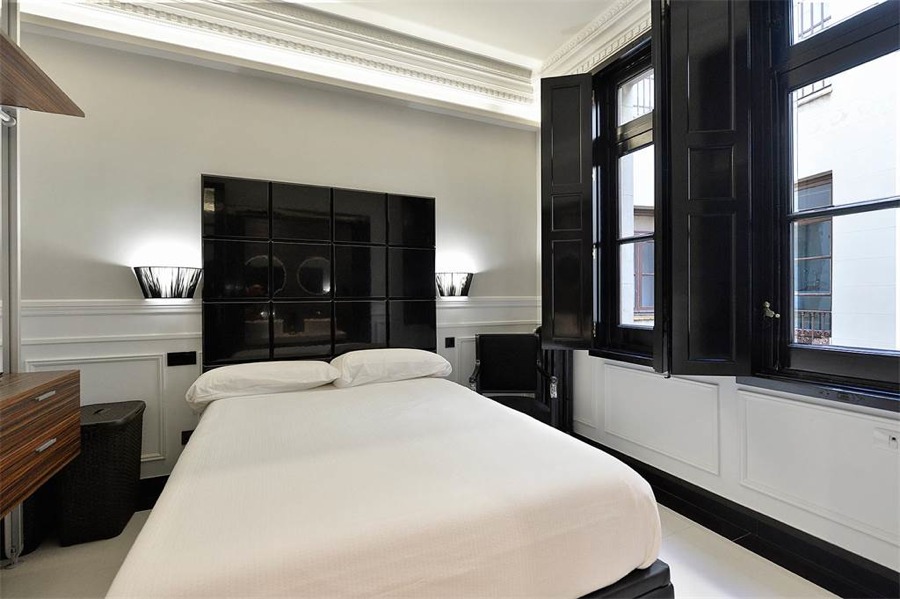 imagen 6 de Sotheby’s vende un ático de lujo y diseño en Madrid por 3.600.000 euros.