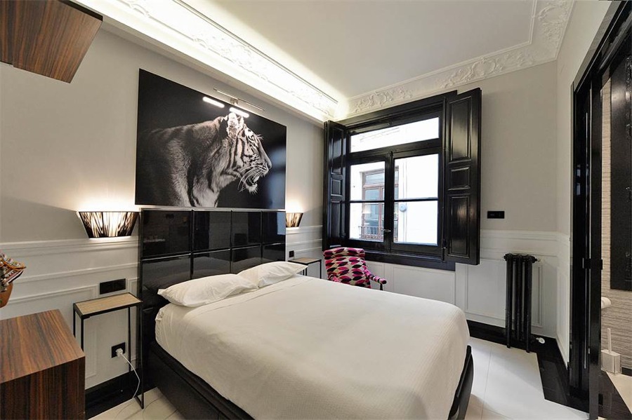 imagen 2 de Sotheby’s vende un ático de lujo y diseño en Madrid por 3.600.000 euros.