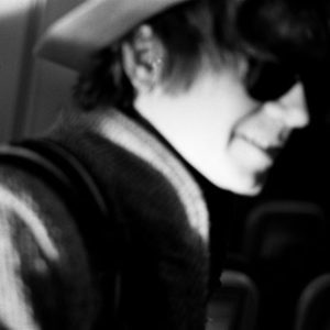 El disparatado y atractivo mejunje pop de Bill Baird en su nuevo vídeo.