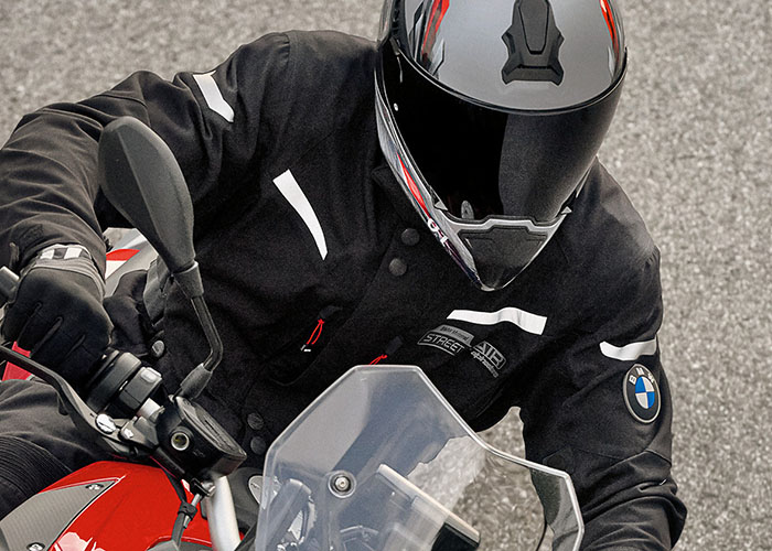 imagen 6 de BMW Motorrad Street Air by Alpinestars. Una chaqueta para la Bat-moto.