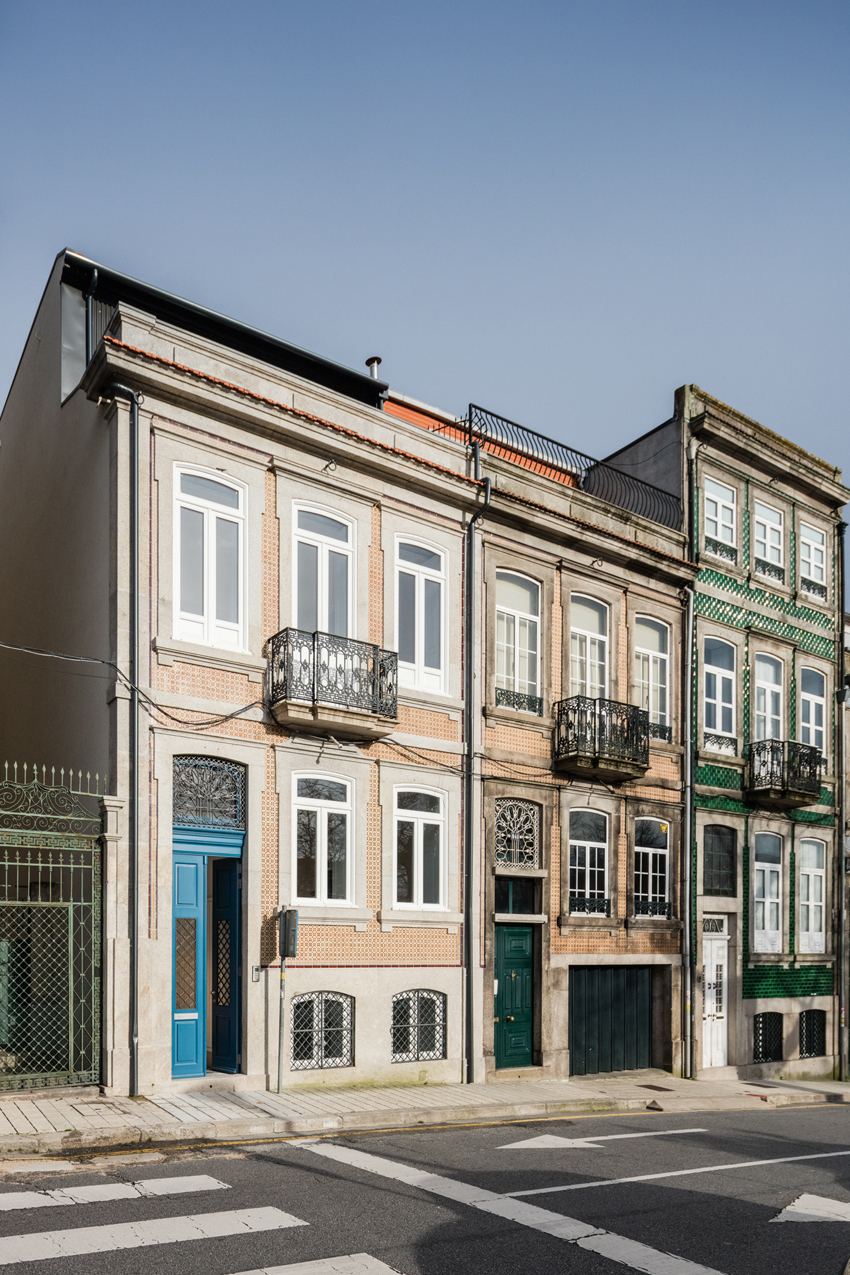 imagen 1 de D. João IV, un moderno edificio del S.XIX en Oporto.