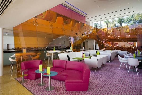 imagen 5 de Semiramis, el hotel más colorista de Atenas.