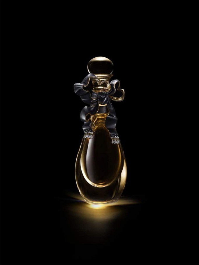 imagen 1 de J’Adore, una joya de perfume.