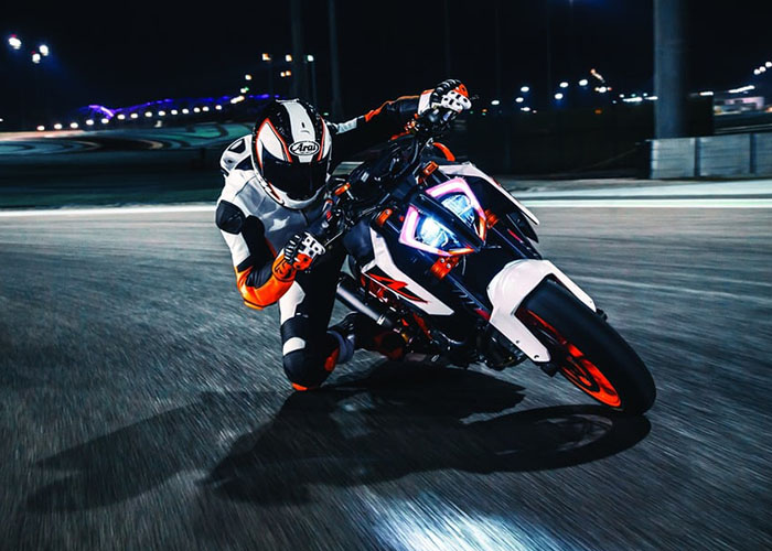 imagen 6 de KTM Superbike 1290R 2017. Más sabe el diablo por moto que por diablo.