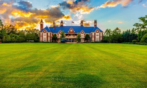 La casa más cara de Canadá sigue en venta.