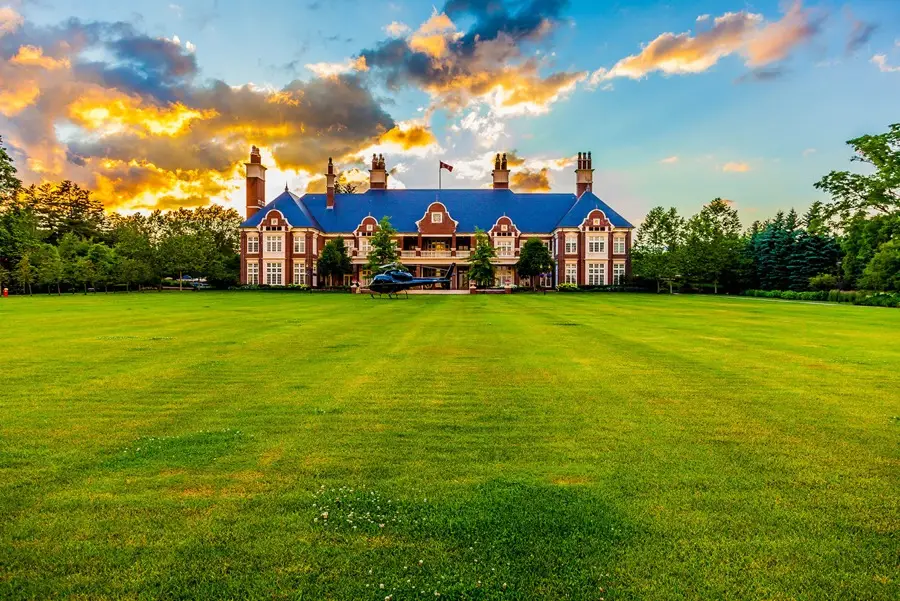 imagen 11 de La casa más cara de Canadá sigue en venta.