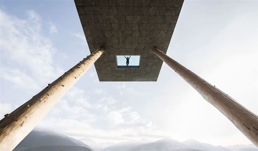 imagen 1 de La piscina más espectacular del mundo está en los Dolomitas.