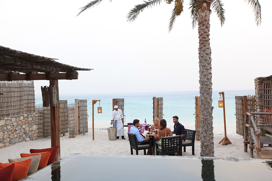 imagen 10 de La villa más excepcional de Oriente, frente a las costas de Omán.