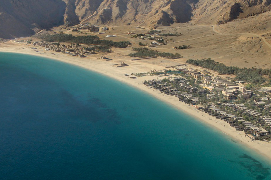 imagen 11 de La villa más excepcional de Oriente, frente a las costas de Omán.