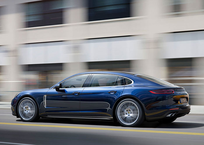 imagen 8 de Porsche Panamera Executive. Desde el asiento trasero la vida se ve distinta.