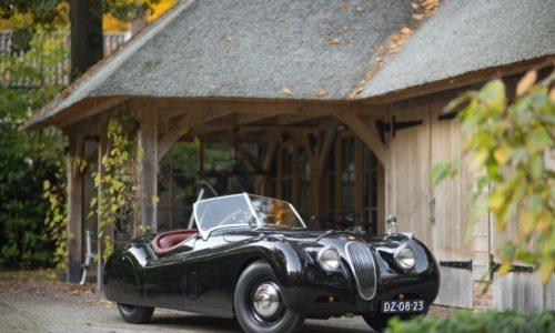 Se vende un Jaguar XK de 1952 por 124.500 euros.