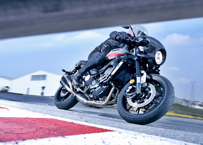 imagen 12 de Yamaha XSR900 Abarth. Este año los Reyes Magos vienen en abril.