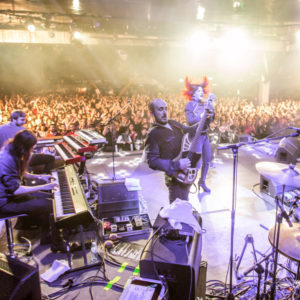 Aurora & The Betrayers dirigen sus pasos hacia una nueva dirección.