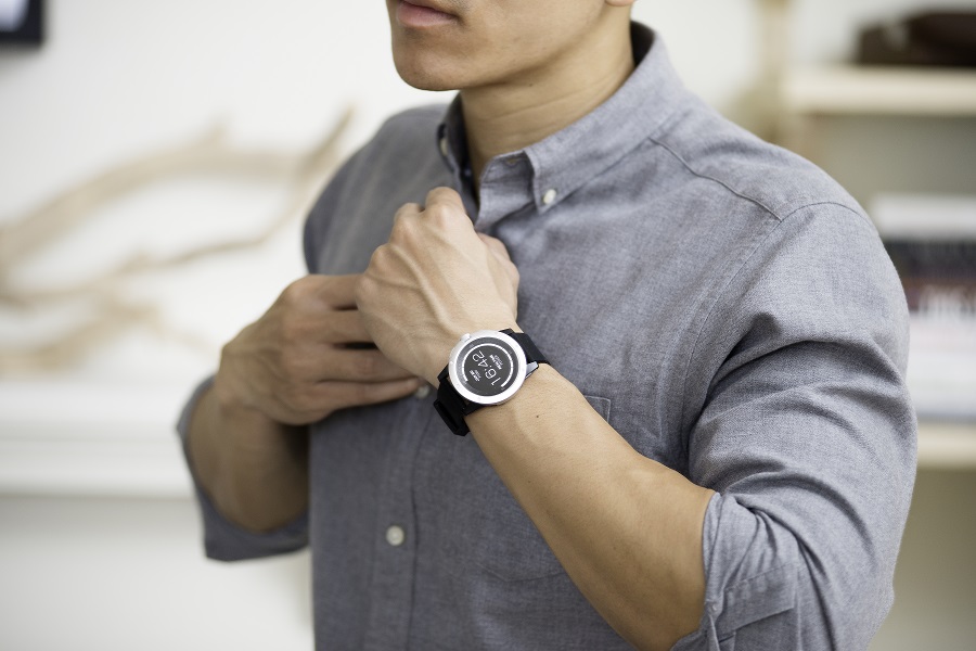 imagen 2 de El primer Smartwatch que se carga con el calor corporal.