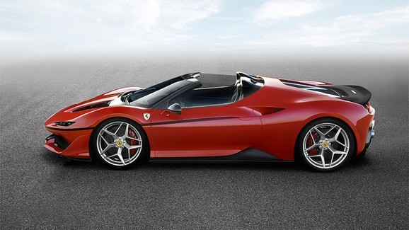 imagen 3 de Ferrari celebra sus 50 años en Japón con un nuevo modelo: J50