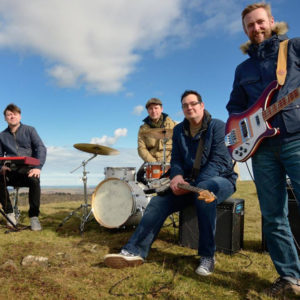 La Navidad suena mejor con canciones tan bonitas como esta de Dropkick.