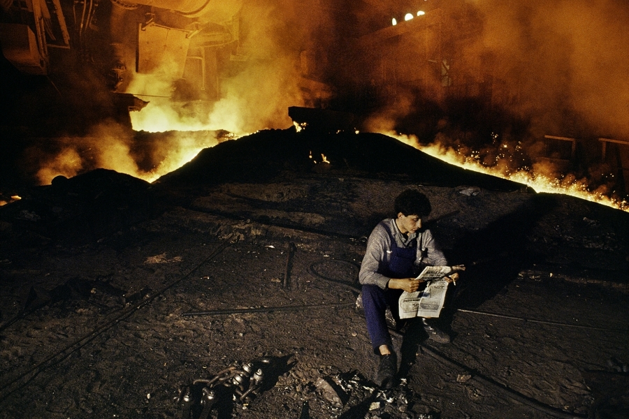 imagen 3 de Steve McCurry retrata el placer de leer.