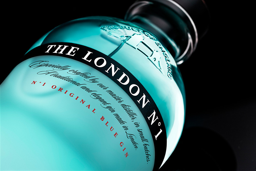 imagen 1 de The London Nº1 -posiblemente la mejor ginebra del mundo- renueva su botella.