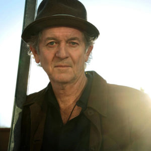 El veterano cantante country Rodney Crowell avanza un corte de su próximo álbum.