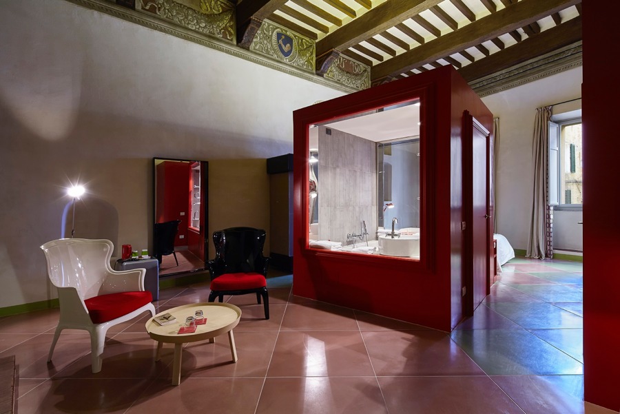 imagen 8 de Hotel boutique Palazzetto Rosso: Frescura vanguardista en un palacio medieval de Siena.