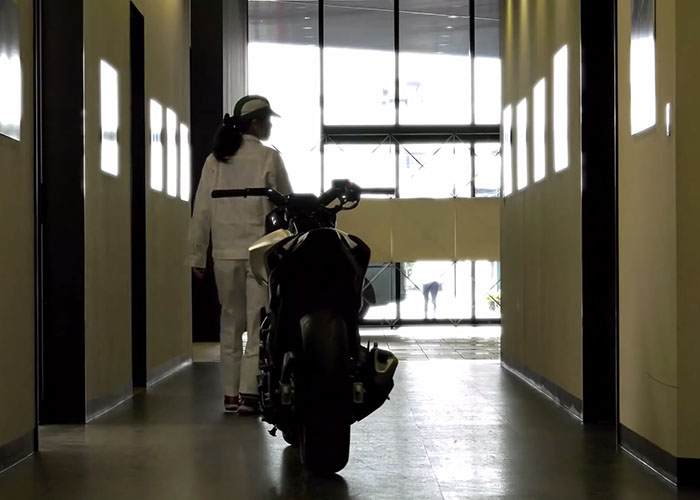 imagen 11 de Honda Riding Assist: la moto de la que es casi imposible caer.