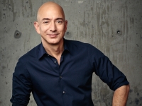 Jeff Bezos, el rey del comercio electrónico global.