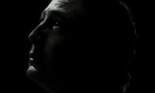 Julian Lennon celebra con un videoclip el 25 aniversario de la publicación de esta canción.